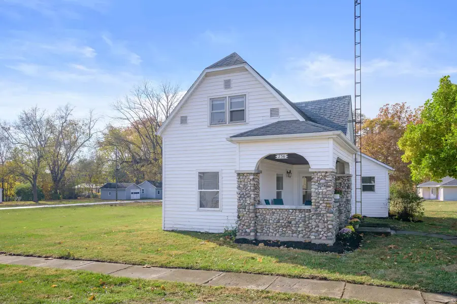 256 S Miller Avenue, Albany, IN 47320 - Image #2