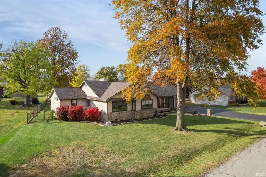 574 S Meadow Lane East Drive, Frankfort, IN 46041 - Image #2