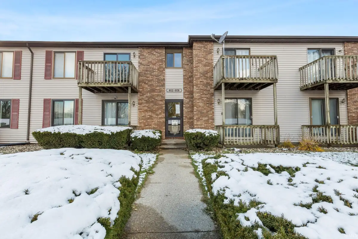 609 E Clarinet Boulevard, Elkhart, IN 46516 - Image #1