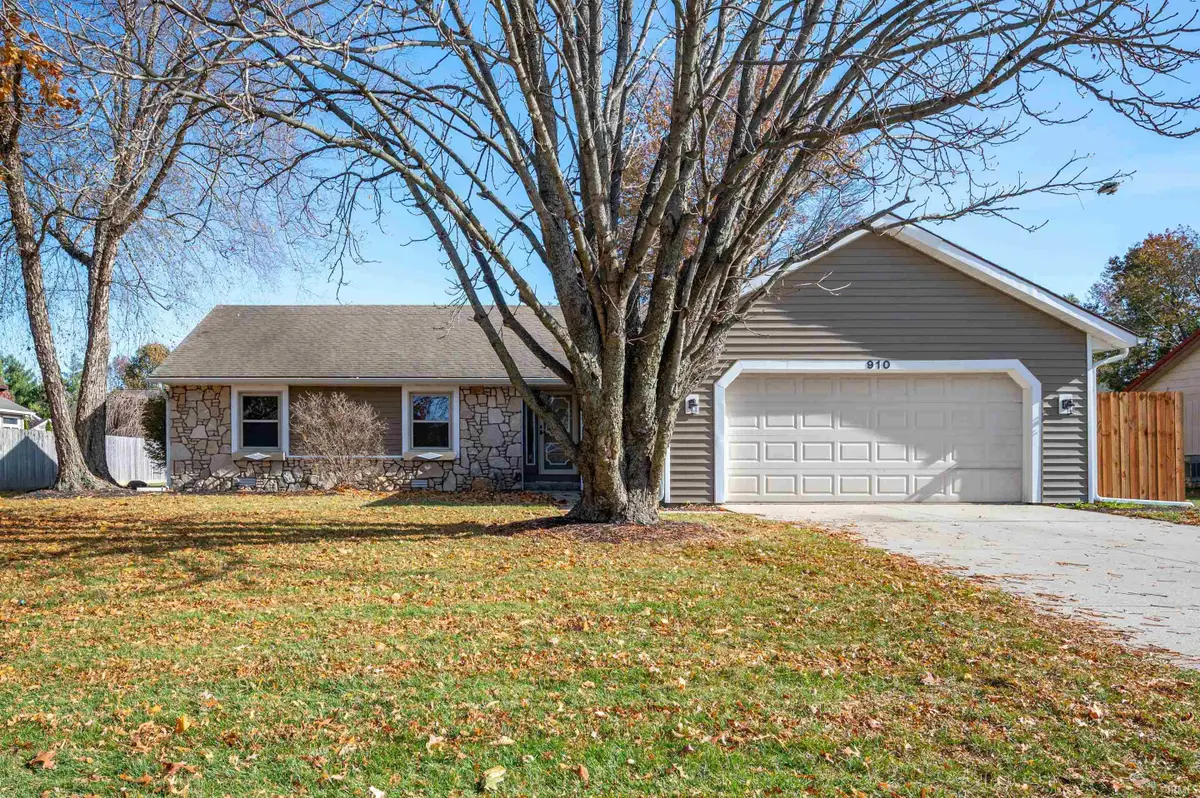 910 S Devonshire Road, Yorktown, IN 47396 - Image #1