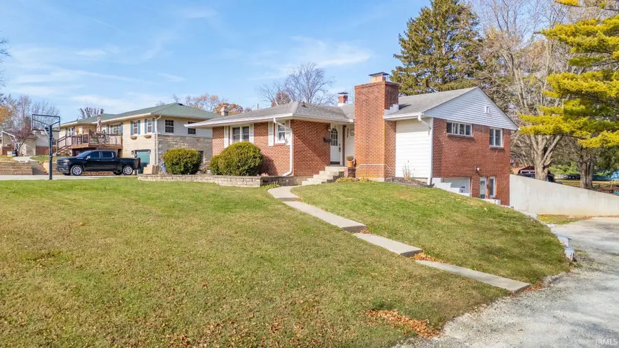 222 E Mckenzie Road, Greenfield, IN 46140 - Image #2