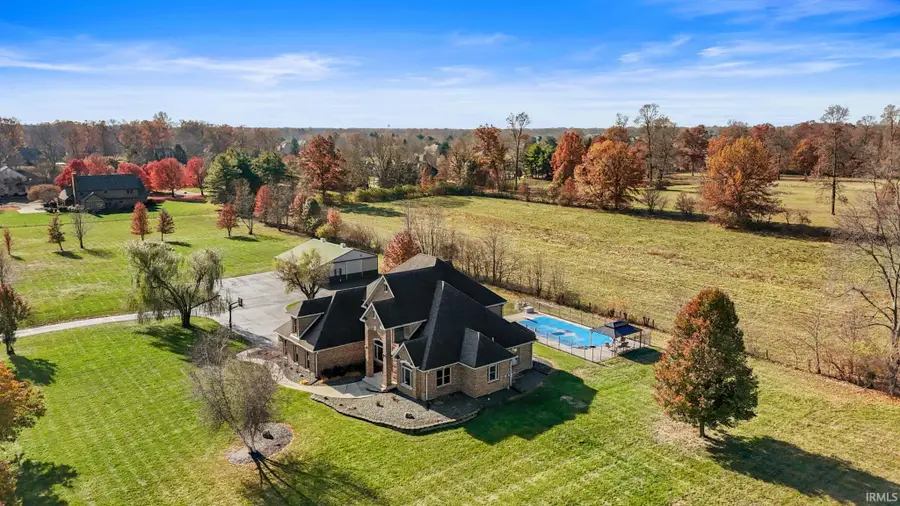 6827 W Isanogel Road, Muncie, IN 47304 - Image #2