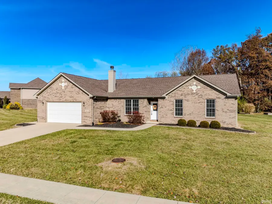 422 S Bridgewater Lane, Muncie, IN 47304 - Image #2