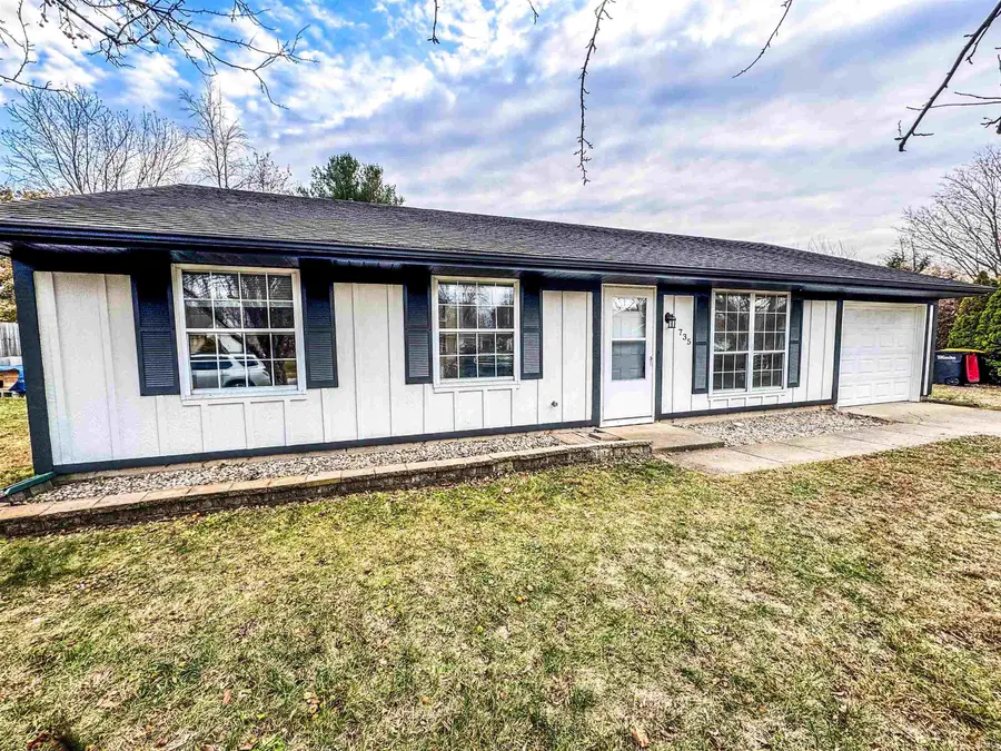 735 Quabache Court, Dayton, IN 47941 - Image #2