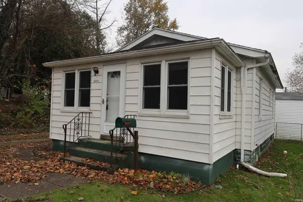 2213 Kendall Street, South Bend, IN 46613