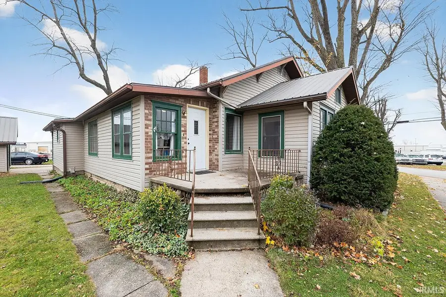 310 E Wabash Avenue, Wakarusa, IN 46573 - Image #2