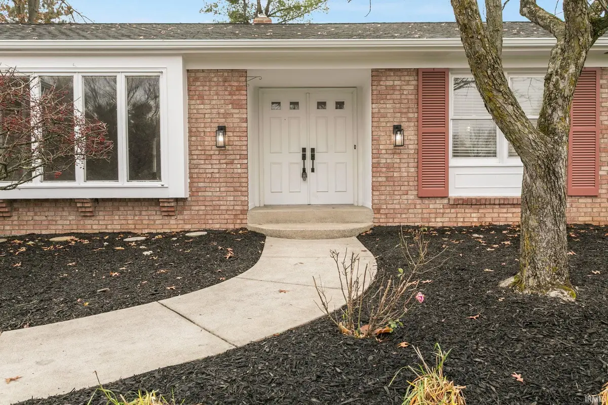 19180 Strawberry Hill Road, South Bend, IN 46614 - Image #1