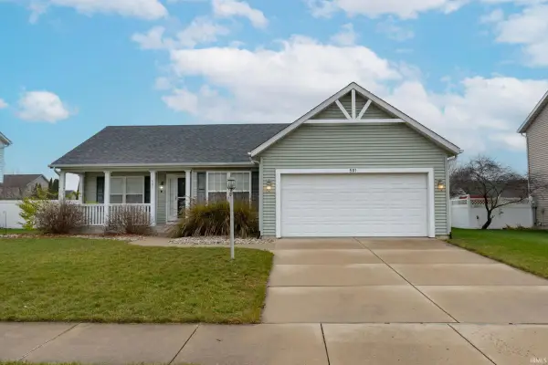 501 Shepherds Cove Drive, Osceola, IN 46561