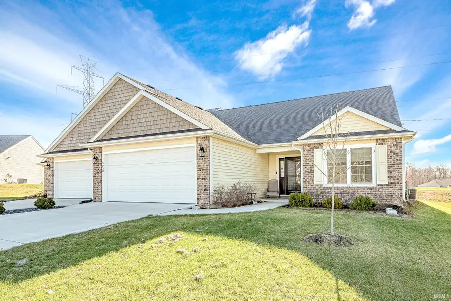 5230 Pigeon Creek Court, Fort Wayne, IN 46825 - Image #2