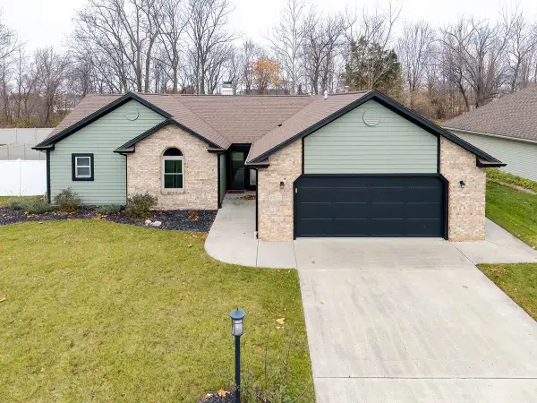 2205 Laforge Lane, Auburn, IN 46706