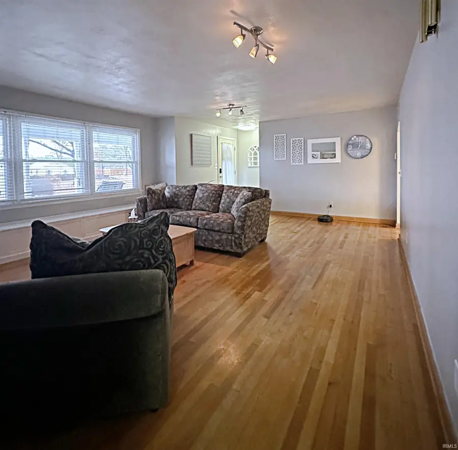 638 Main Street, Elnora, IN 47529 - Image #2