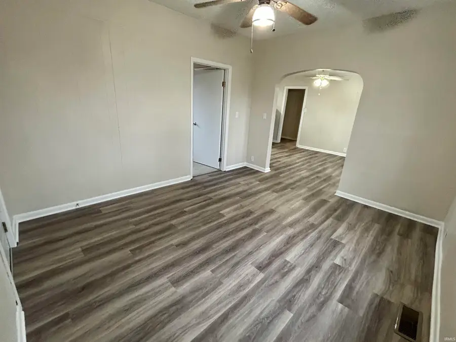 108 S Third Street, Pierceton, IN 46562 - Image #3