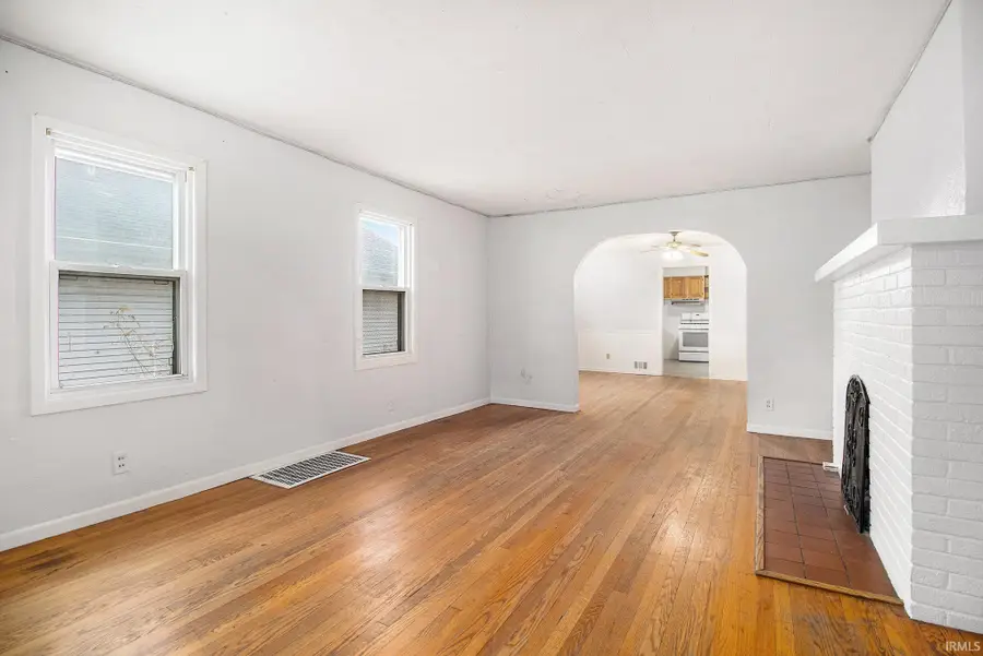 127 E Oakside Street, South Bend, IN 46614 - Image #2