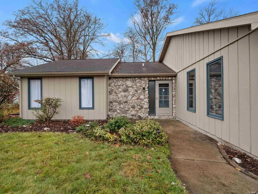 2103 Skyhawk Drive, Fort Wayne, IN 46815 - Image #2