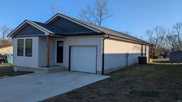 1015 E Glezen Street, Petersburg, IN 47567