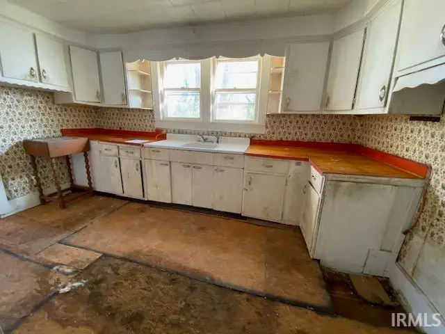 640 E Washington Street, Wheatland, IN 47597 - Image #3