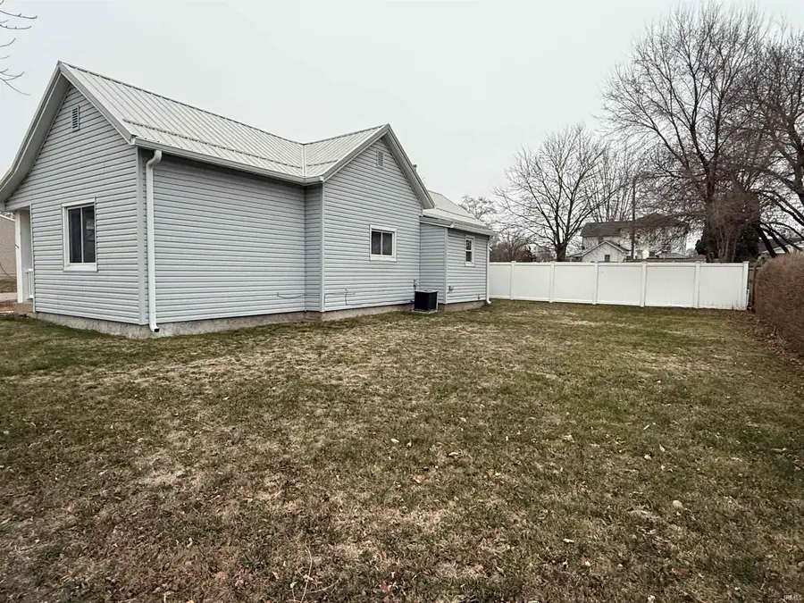 251 W 10th Street, Peru, IN 46970 - Image #3