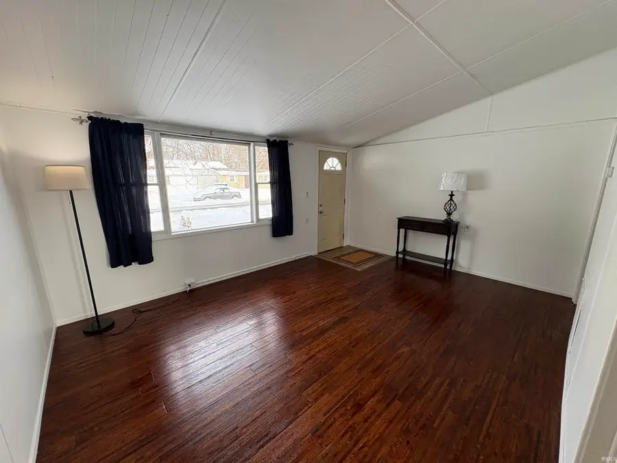 807 W Lowell Avenue, Mishawaka, IN 46545 - Image #3