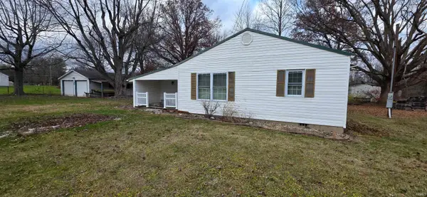 1218 W Glenburn Road, Linton, IN 47441