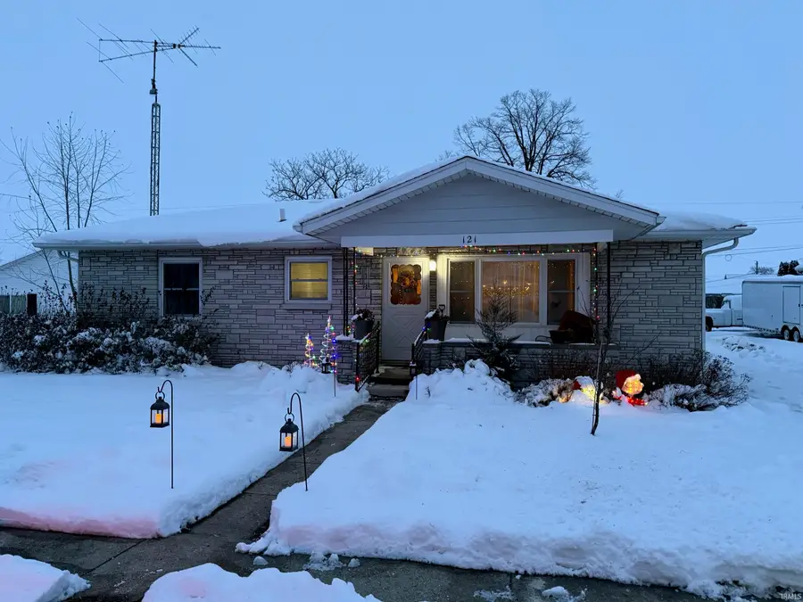 121 N Market Street, Francesville, IN 47946 - Image #2