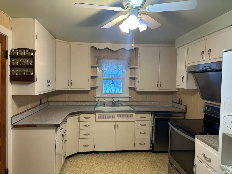 9542 S 300 E Road, Amboy, IN 46911 - Image #2