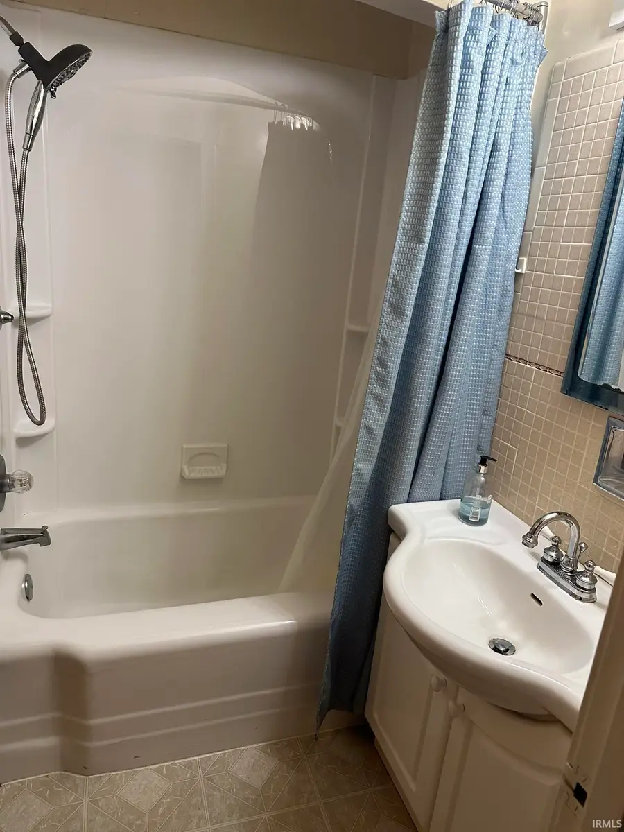 9542 S 300 E Road, Amboy, IN 46911 - Image #3