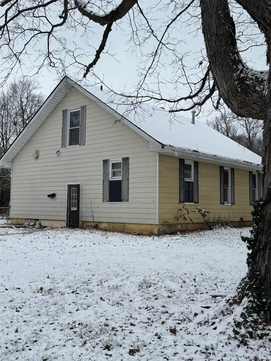 401 W Brummitt Street, Owensville, IN 47665 - Image #2