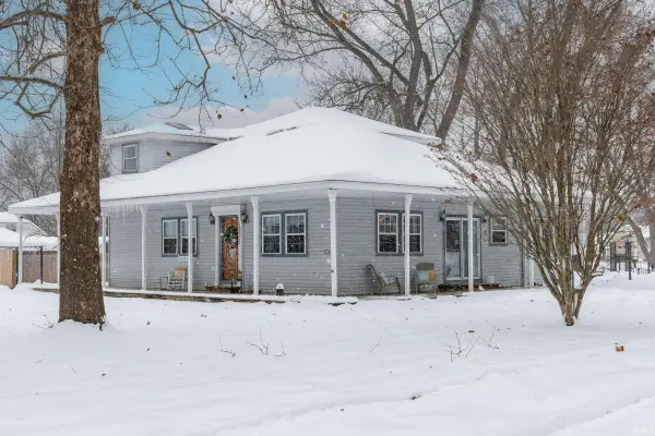 19901 Oakdale Avenue, South Bend, IN 46637