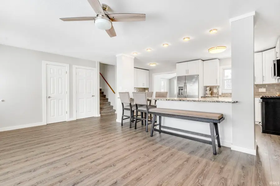 27424 Lamplighter Ln, Elkhart, IN 46514 - Image #2