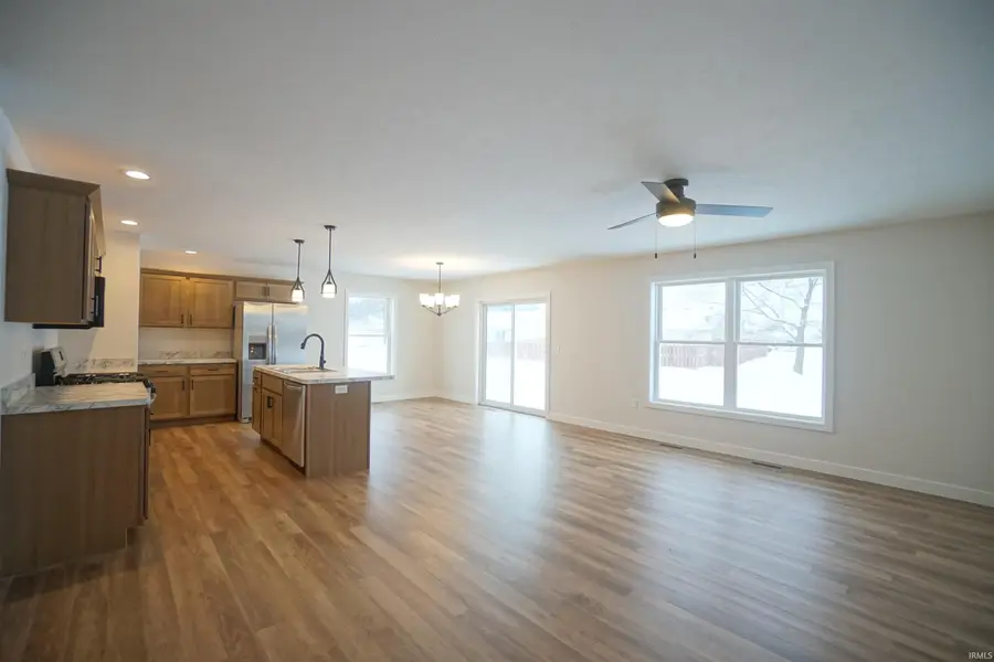 455 N Eastfield Circle, Milford, IN 46542 - Image #2