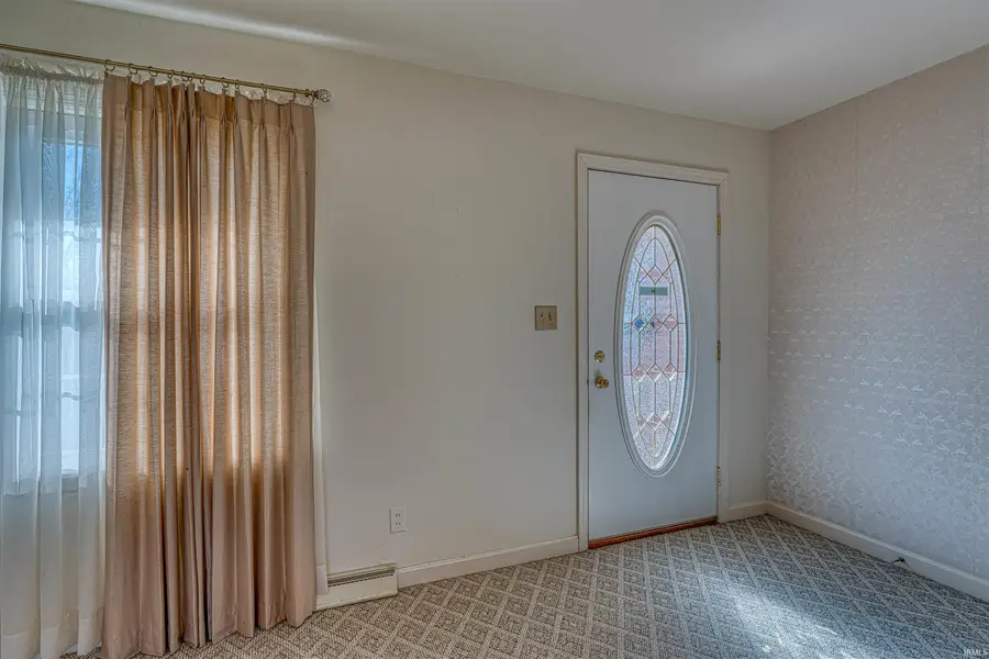 821 E Lincoln Avenue, Mount Vernon, IN 47620 - Image #2