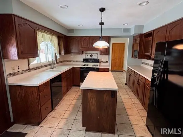 700 S Sharon Avenue, Fowler, IN 47944 - Image #2