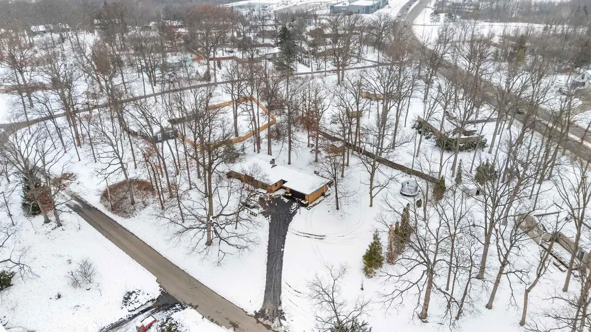 8324 Waterswolde Lane, Fort Wayne, IN 46825 - Image #1