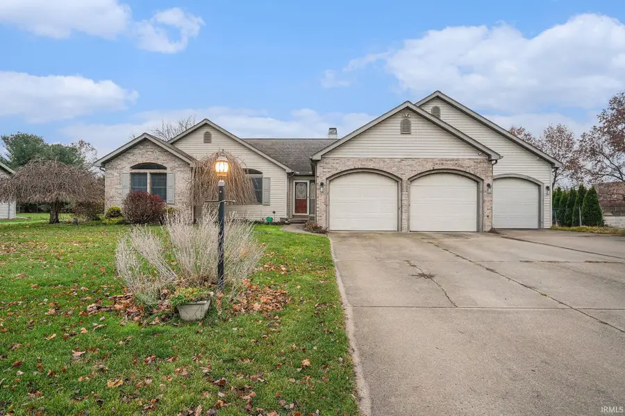 58656 Baugo Xing Drive, Elkhart, IN 46517 - Image #2