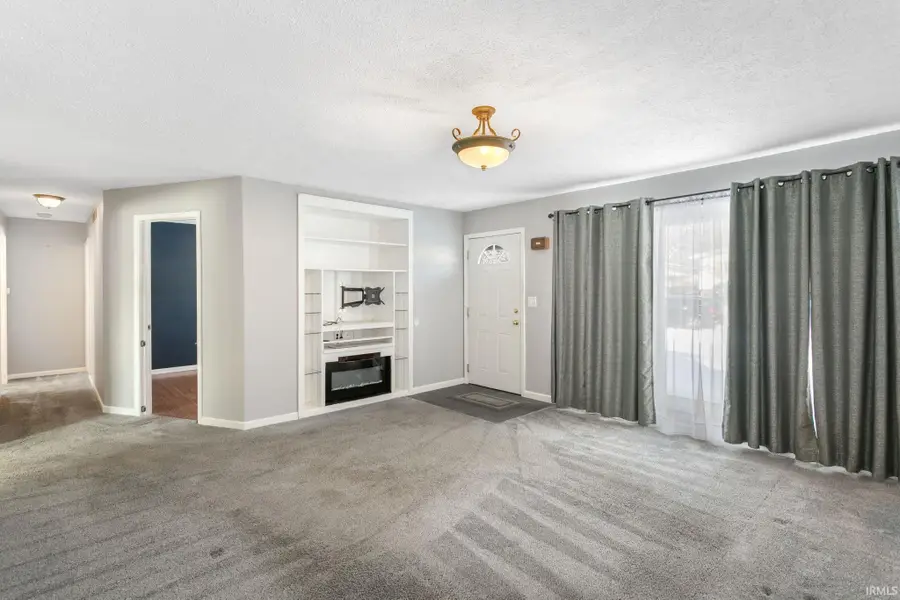 5202 Greenleaf Lane, South Bend, IN 46619 - Image #2