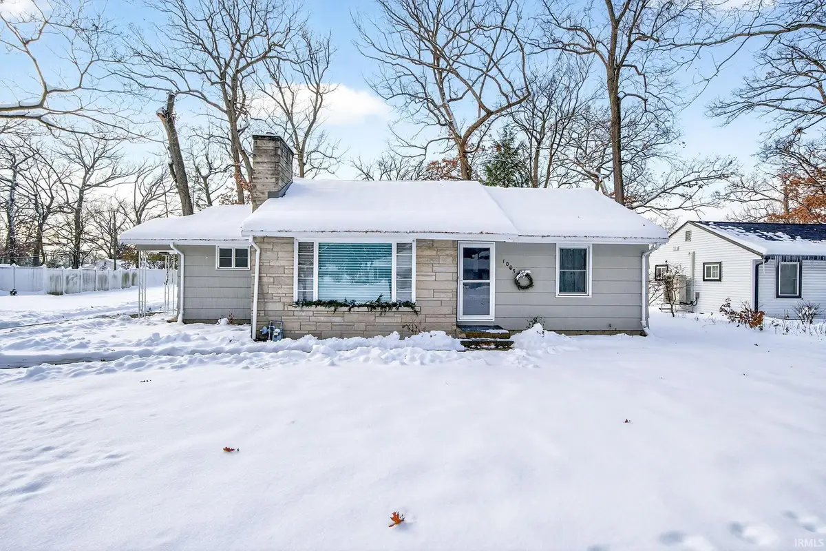 1005 White Oak Drive, South Bend, IN 46617 - Image #1