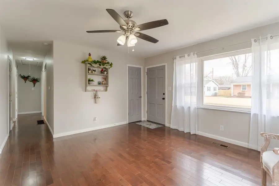 1000 N Fairlawn W Circle, Evansville, IN 47711 - Image #3