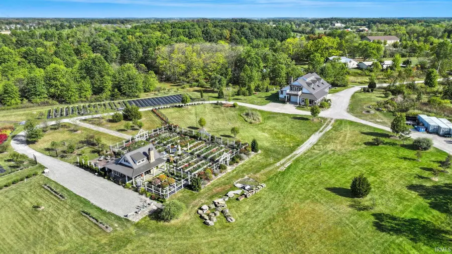 9129 Hollopeter Road, Leo, IN 46765 - Image #2