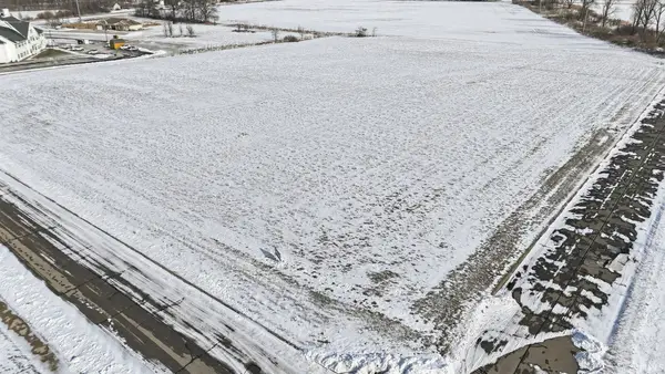 Smith Drive, Auburn, IN 46706