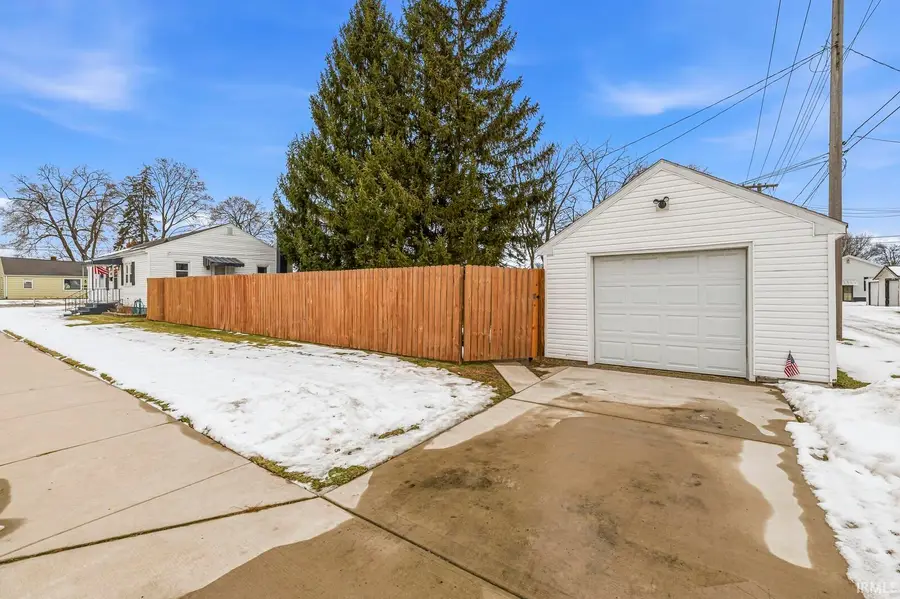 102 Helen Avenue, Mishawaka, IN 46544 - Image #2