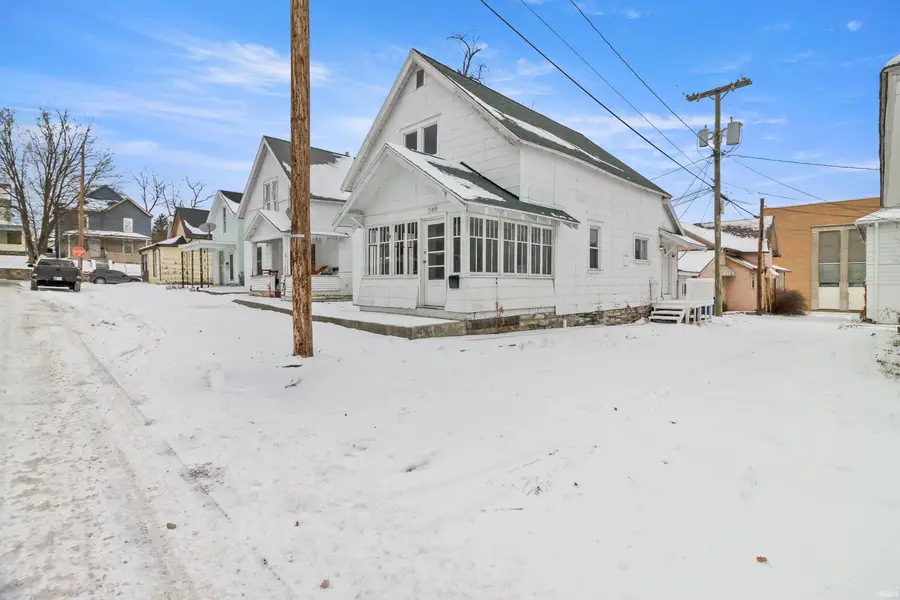 209 S Whites Avenue, Marion, IN 46952 - Image #2