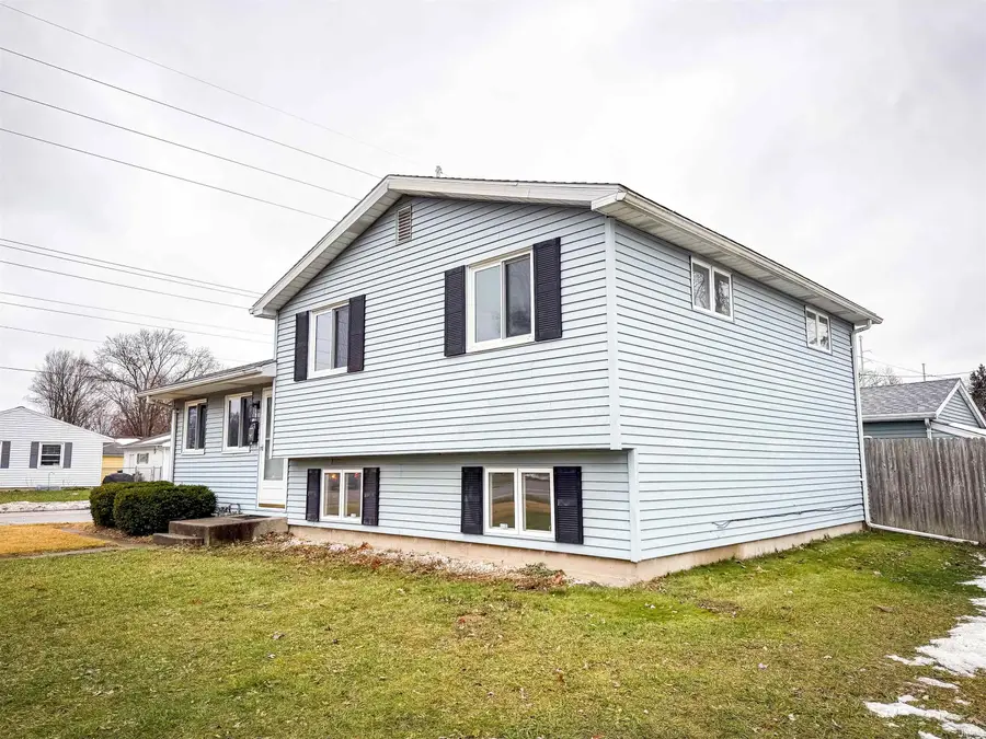 1703 Crestwood Boulevard, South Bend, IN 46635 - Image #2