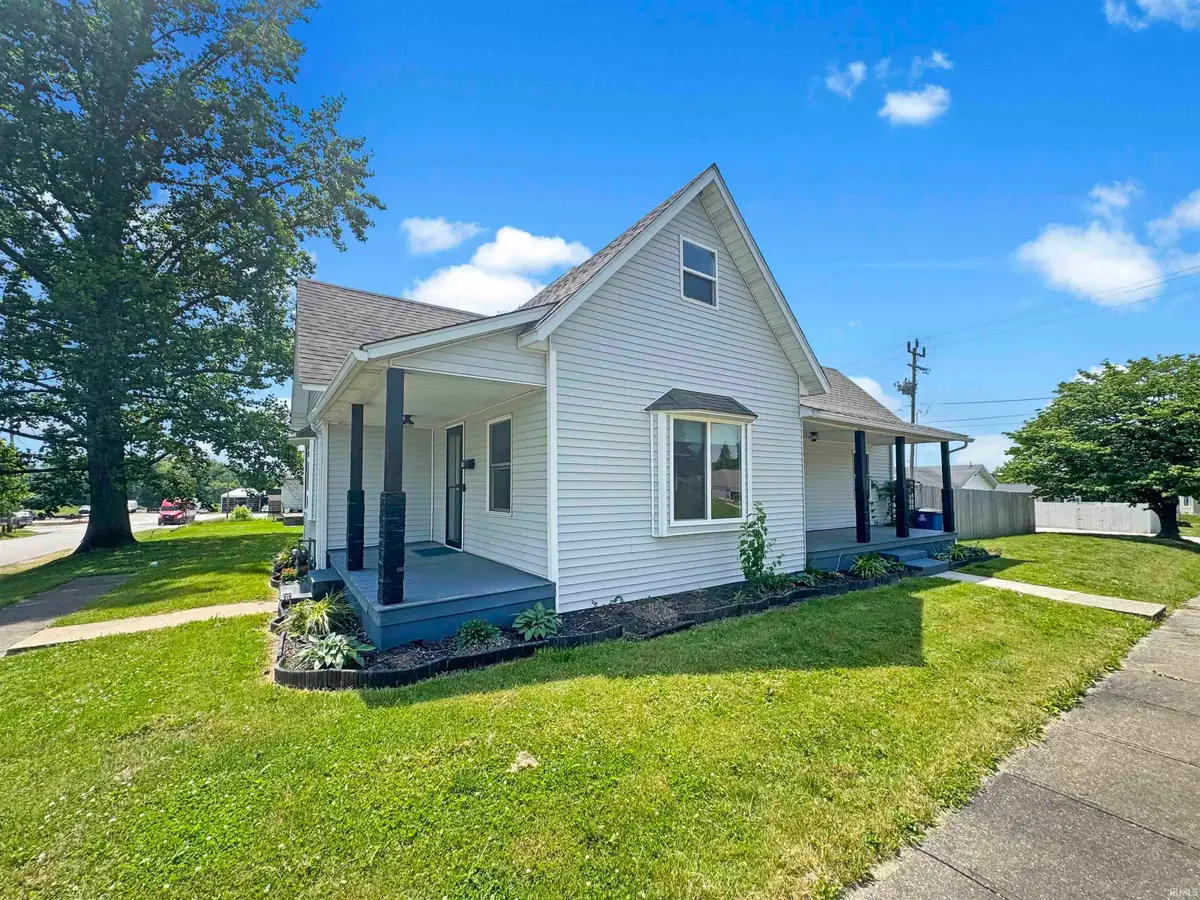 108 E Walnut Street, Petersburg, IN 47567 - #1
