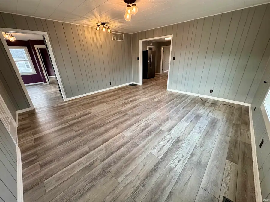 108 E Walnut Street, Petersburg, IN 47567 - #3