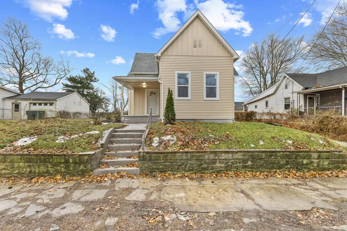 313 W 10th Street, Muncie, IN 47302 - #1
