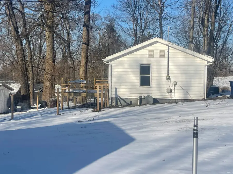 807 N Courtland Park Drive, Silver Lake, IN 46982 - Image #2