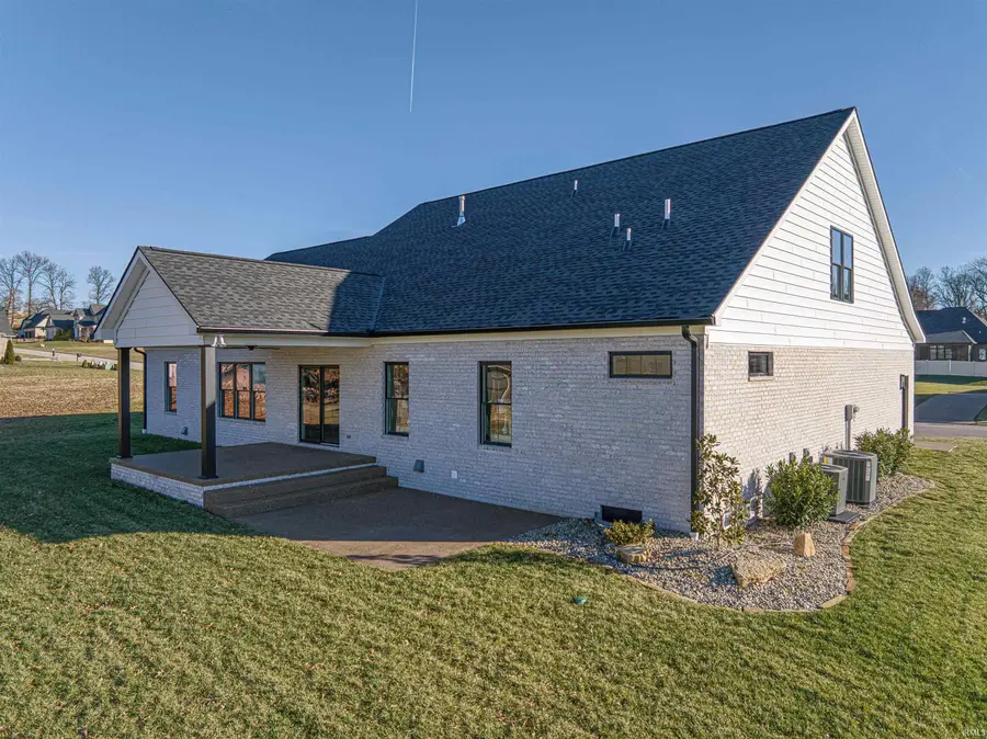 8818 Jenkins Drive, Evansville, IN 47725 - Image #2