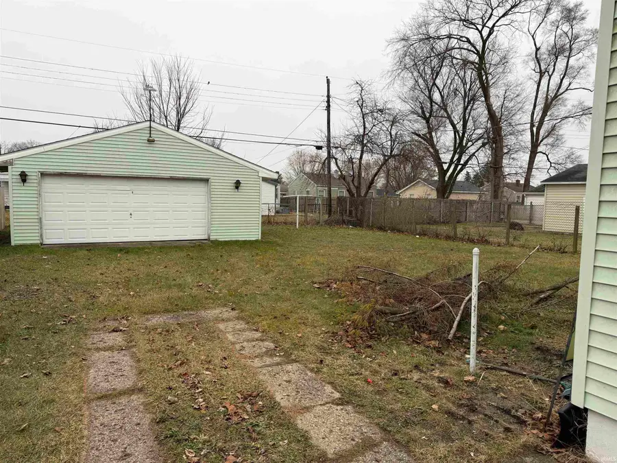 212 N Gladstone Avenue, South Bend, IN 46619 - Image #2