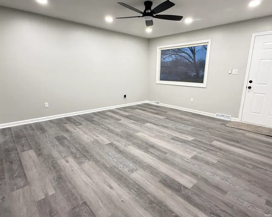 201 E Russ Avenue, Mishawaka, IN 46545 - Image #2