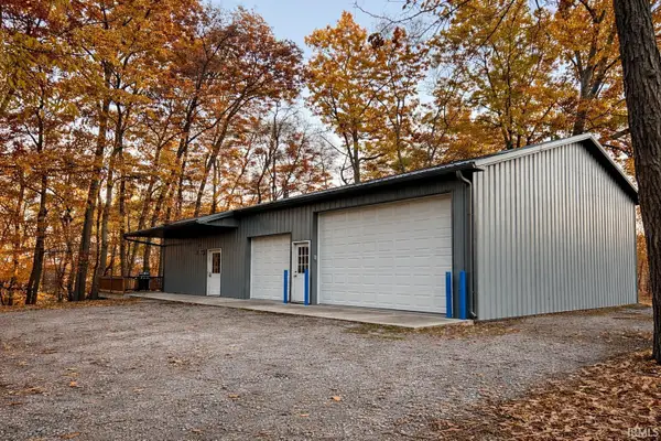 40 Lane 254 Hamilton Lake, Hamilton, IN 46742